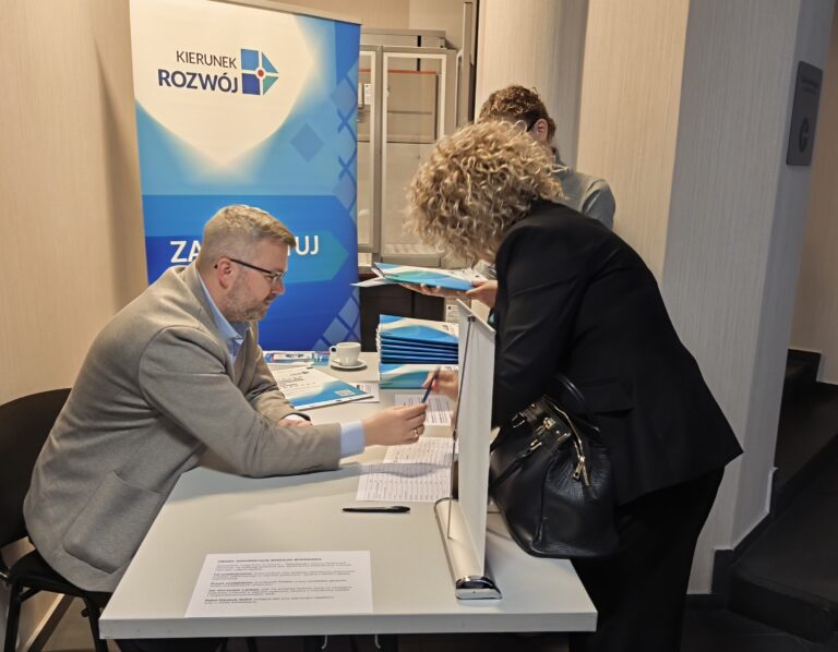 Zdjęcie ze spotkania z usługodawcami programu Kierunek - Rozwój.
